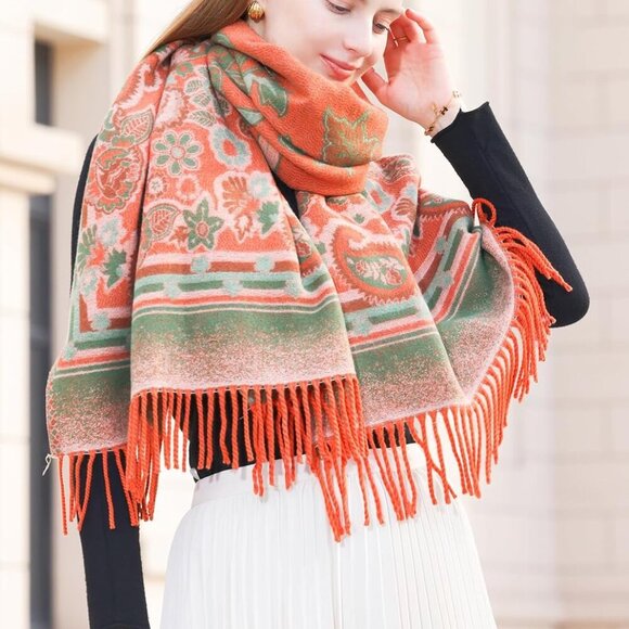 Luxurious Jacquard Scarf: Cozy Vintage Paisley Wrap for Winter Elegance - Picture 4 of 9